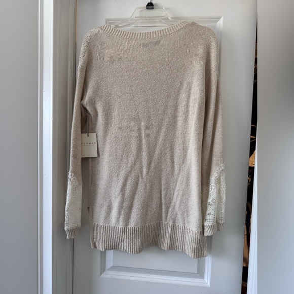 Lauren Conrad Lace Detail Sweater - Size Medium - Picture 5 of 7